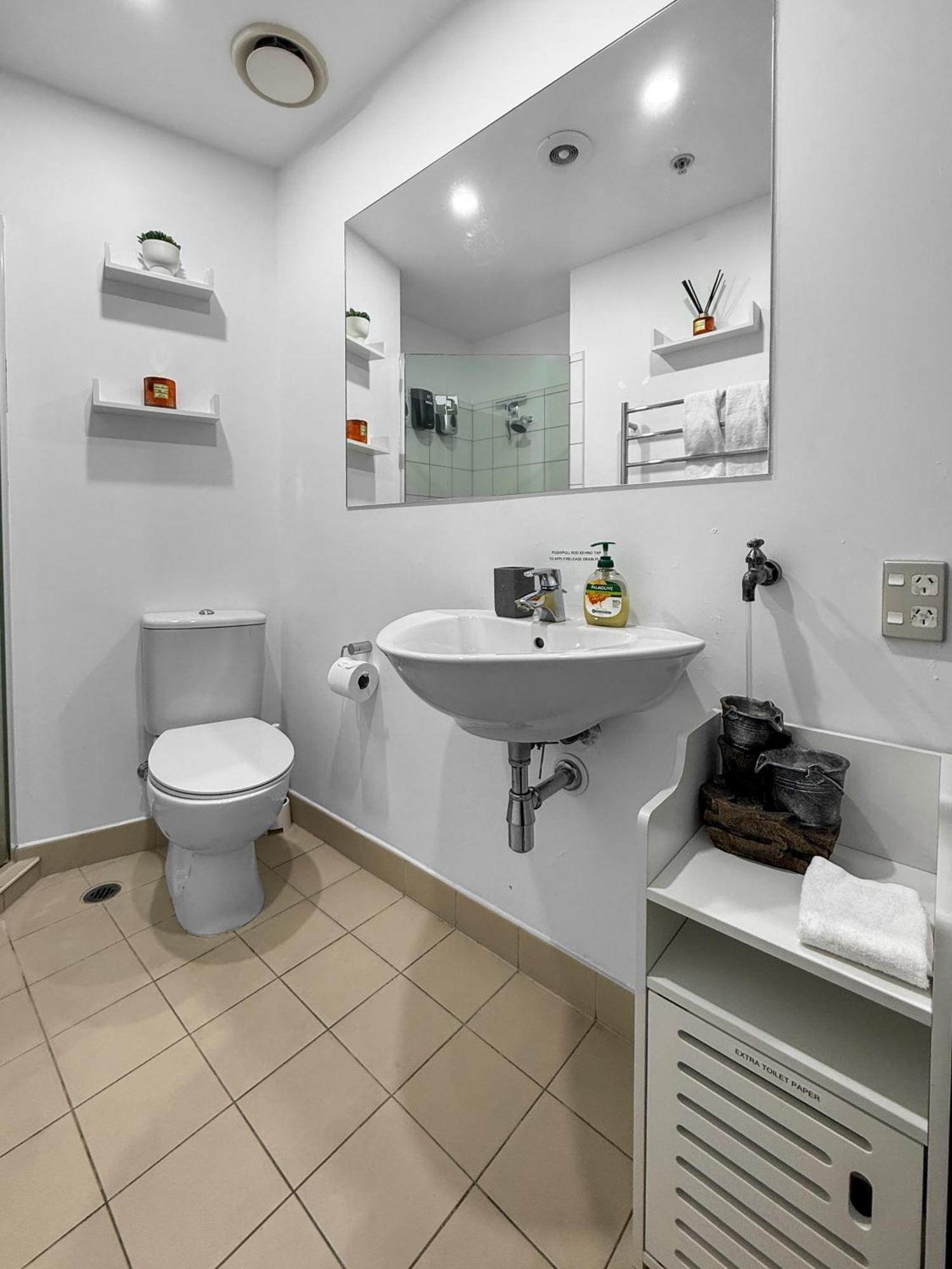 Le Mirage- Stylish, Central Apartment With Pools, Sauna, More Окленд Экстерьер фото